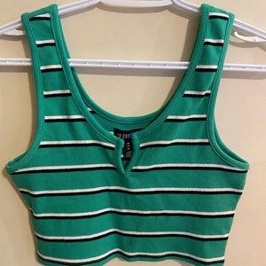 NWOT womens crop top. Size small.